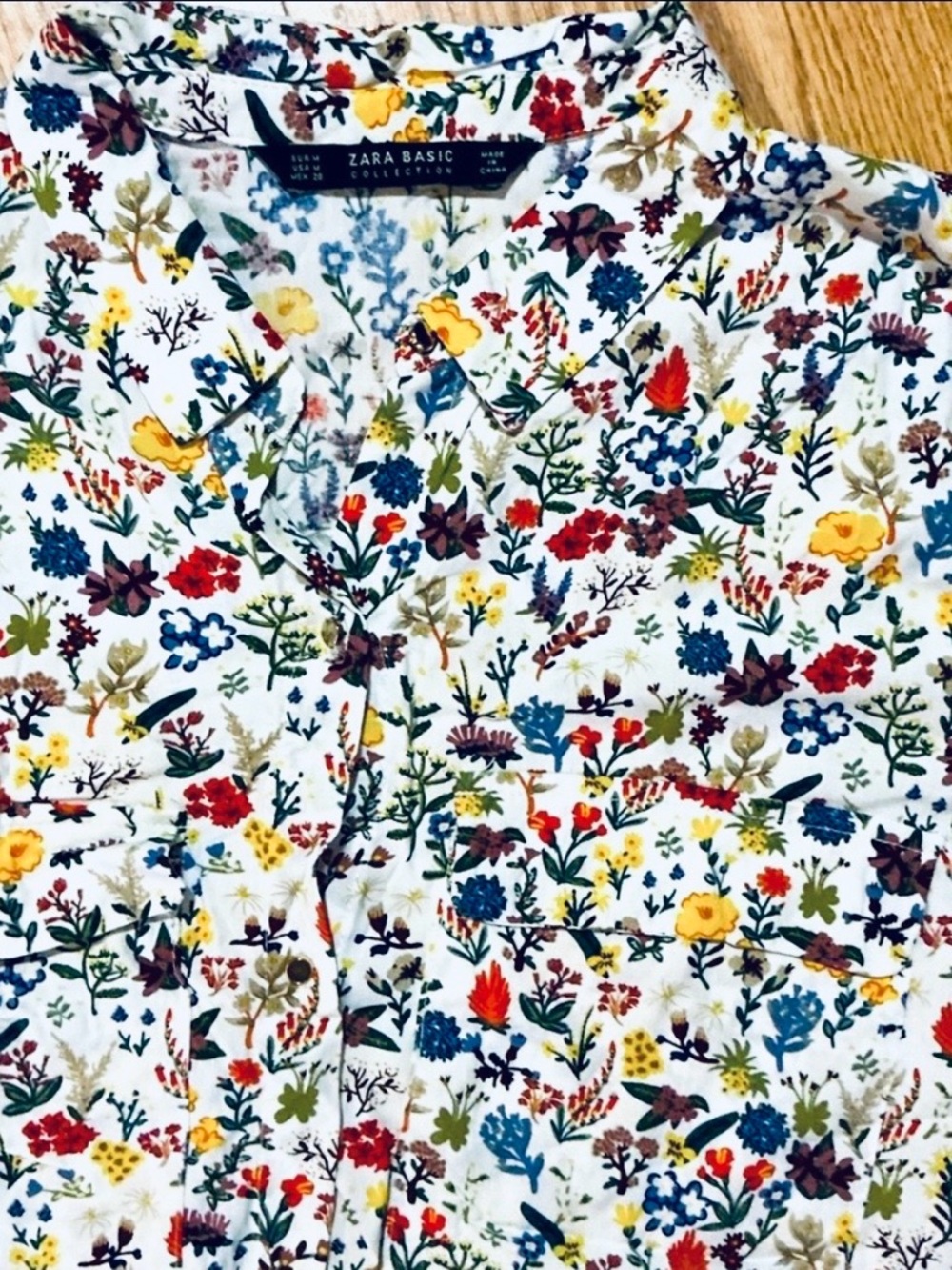 Zara Multicolor Floral Long Sleeve Button Blouse Size Medium